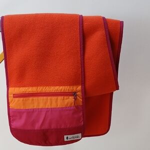 Cotopaxi Teca Fleece Scarf With Zippered Pocket